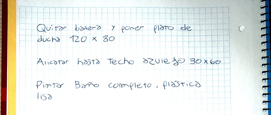 Apuntes de obra reales en una libreta